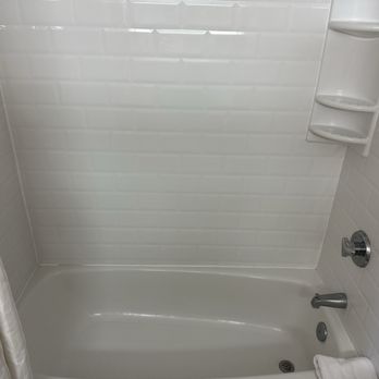 Emerald Beach Hotel - Shower was clean - Hotels Near Me - Corpus Christi, Texas