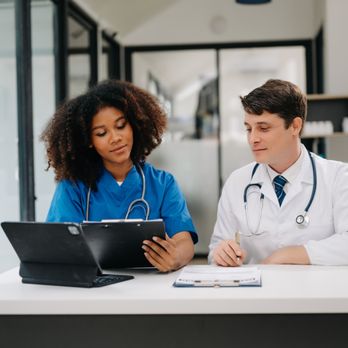 Secure Draw Mobile - Phlebotomist consulting with our CLS - Laboratory Testing Near Me - Santa Monica, California Secure Draw Mobile - Phlebotomist consulting with our CLS - Laboratory Testing Near Me - Santa Monica, California