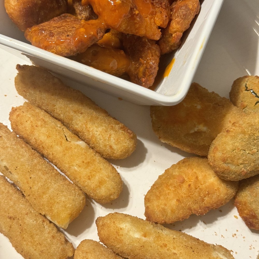 Ontario Pizza - Boneless chicken wings, mozzarella sticks, jalapeño poppers. Yikes! - Pizza Near Me - Ontario, California Ontario Pizza - Boneless chicken wings, mozzarella sticks, jalapeño poppers. Yikes! - Pizza Near Me - Ontario, California