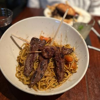 4th Wall Restaurant & Bar - Chinatown Beef Tenderloin Noodles - Pubs Near Me - Boston, Massachusetts 4th Wall Restaurant & Bar - Chinatown Beef Tenderloin Noodles - Pubs Near Me - Boston, Massachusetts