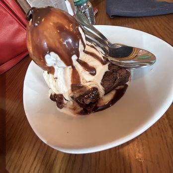 Outback Steakhouse - Chocolate Thunder from Down Under** - Steakhouses Near Me - Burbank, California