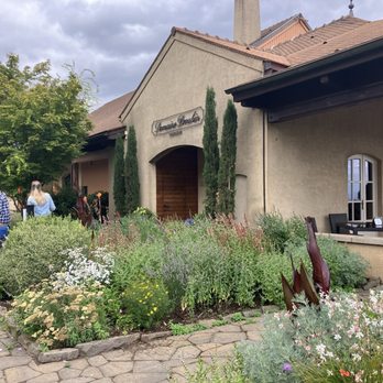 Domaine Drouhin Oregon - Wine Tasting Room Near Me - Dayton, Oregon