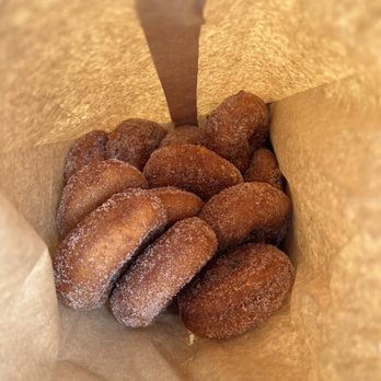 Apple Barn - Cinnamon sugar apple cider donuts - Bakeries Near Me - Bennington, Vermont