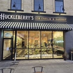 Huckleberry's - Main Entrance