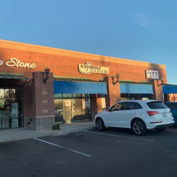 Wilds Salon 24 - Just looks ghetto too should've known SMH - Hair Salons Near Me - Phoenix, Arizona