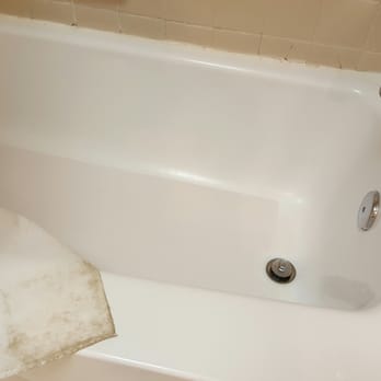 Holiday Inn Express Flint-Campus Area - Other than the mold, the room was decent - Hotels Near Me - Flint, Michigan Holiday Inn Express Flint-Campus Area - Other than the mold, the room was decent - Hotels Near Me - Flint, Michigan