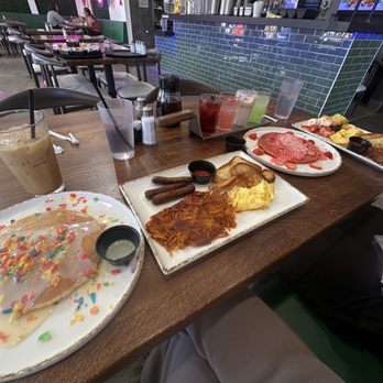 Madres Brunch - wilma & journey pancake with 2 egg combo - Breakfast & Brunch Near Me - Corona, California