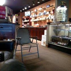Davidus Cigars - Part of the entrance.