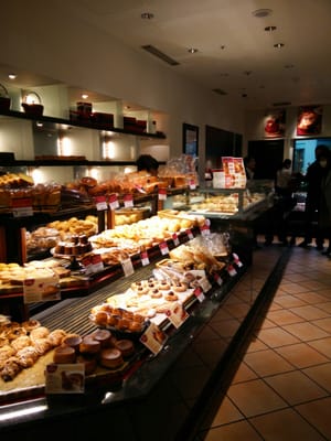 La Boutique De Joel Robuchon Ebisu Garden Place 35 Photos Bakeries 三田1 13 1 三田 目黒区 東京都 Japan Restaurant Reviews Phone Number