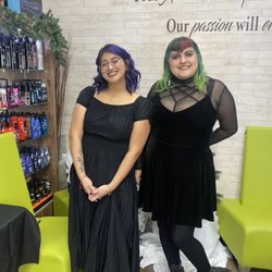 Aura Salon Company - Pretty girls!
