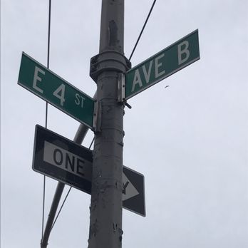 Via Transportation - Pretty simple stuff. "A black Mercedes Metris is waiting for you at this corner," only THAT IS A LIE! - Taxis Near Me Via Transportation - Pretty simple stuff. "A black Mercedes Metris is waiting for you at this corner," only THAT IS A LIE! - Taxis Near Me