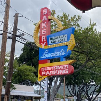 Leonard's Bakery - Signage - can't miss it - Bakeries Near Me - Honolulu, Hawaii