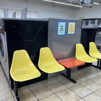 Peavy Wash and Dry - Laundromat Near Me - Dallas, Texas Peavy Wash and Dry - Laundromat Near Me - Dallas, Texas