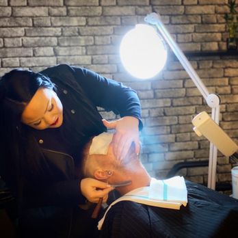 Elementz Barber - Signature Beard Trim with Straightrazor Line-up and Steam Machine - Barbers Near Me - Bothell, Washington Elementz Barber - Signature Beard Trim with Straightrazor Line-up and Steam Machine - Barbers Near Me - Bothell, Washington
