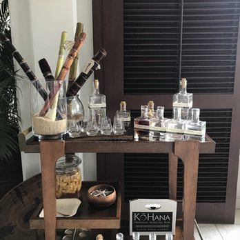 Bar at Hokulea - Lounges Near Me - Kapolei, Hawaii