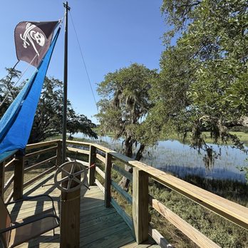 Mill Point Park - Play boat lookout - Parks Near Me - Charleston, South Carolina