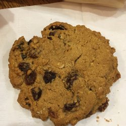 Sweet Potatoes Deli - Oatmeal Raisin cookie $2.00 - too crunchy 1/5