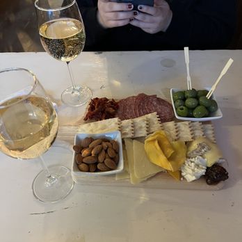 Grumble & Wine - White plate - Wine Bars Near Me - Bremerton, Washington