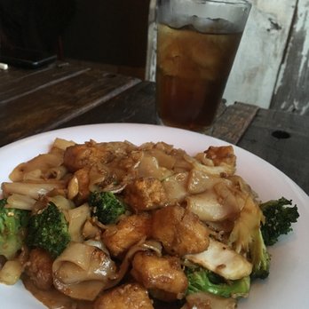 Noodlehead - Pad See Yew with Tofu and Cold Lemongrass Honey Iced Tea - Thai Near Me - Pittsburgh, Pennsylvania Noodlehead - Pad See Yew with Tofu and Cold Lemongrass Honey Iced Tea - Thai Near Me - Pittsburgh, Pennsylvania