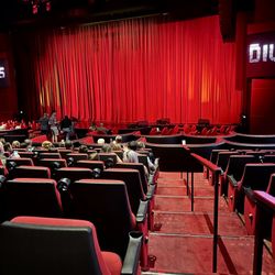 Legends In Concert - Old School Vibe Theater