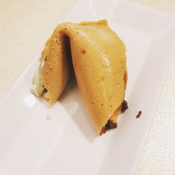 Dragonfly Noodle - Fortune cookie dessert (green tea/chocolate). /