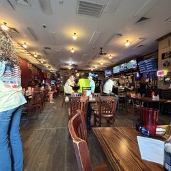 Sammy's Deli & Neighborhood Pub