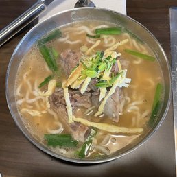 Pork Bone Kalguksu