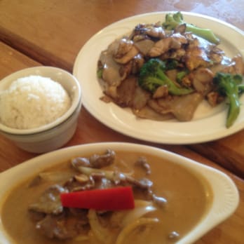 Amina Thai - Chicken pad see ew and beef masaman - Thai Near Me - Rockville, Maryland