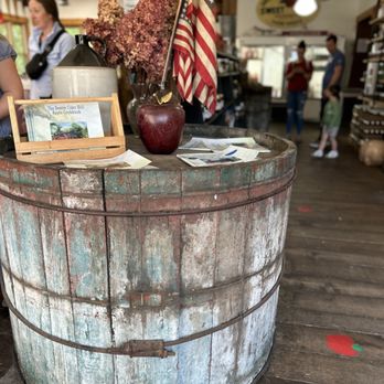 Dexter Cider Mill - Holiday display - Fruits & Veggies Near Me - Dexter, Michigan