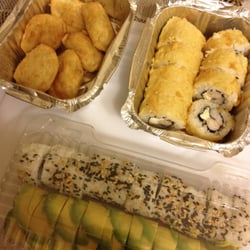 Kento Sushi - Kento Sushi tiene promociones increíbles. Las giosas son las mejores que he probado.
