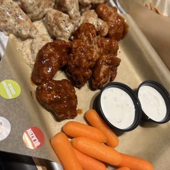 Buffalo Wild Wings - Parmesan garlic and blazin boneless wings - American Near Me - Oceanside, California