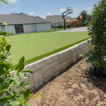 Pool Renovations TX - Stone Retaining wall and putting green - Pool & Hot Tub Service Near Me - Carrollton, Texas Pool Renovations TX - Stone Retaining wall and putting green - Pool & Hot Tub Service Near Me - Carrollton, Texas