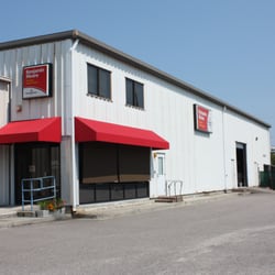 Brewers Paint Center - Brewers Paint Center with free parking.