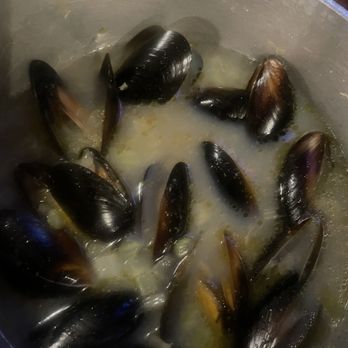 Vivio's Food & Spirits - Original Mussels - American Near Me - Detroit, Michigan Vivio's Food & Spirits - Original Mussels - American Near Me - Detroit, Michigan