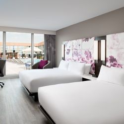 Hilton Washington DC National Mall The Wharf - Double king with pool view