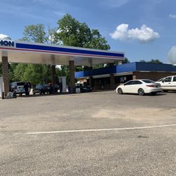 Highland Home Amoco Food Mart