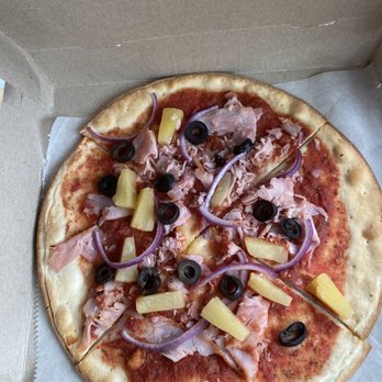 Carmelo's - Gluten free. No cheese. Ham, pineapple, black olive, onion and extra sauce?? Where?? This for $15.00. No thank you. - Pizza Near Me - St. Augustine, Florida