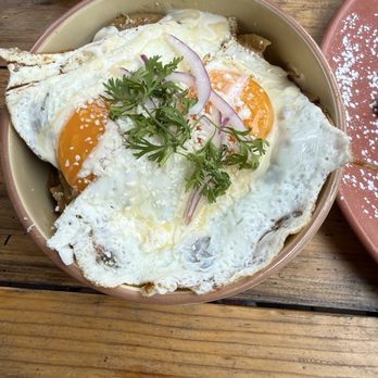 La Azotea - Chilaquiles verdes con huevo - Bars Near Me - Ciudad de México, DIF