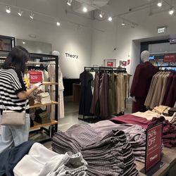Theory Rosemont Outlet