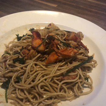 Yard House - Lobster Garlic Noodles - New American Near Me - Washington, DC, District of Columbia