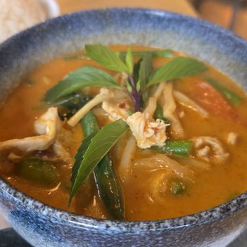 Khamdee Thai Cookhouse - Thai Near Me - Beaverton, Oregon