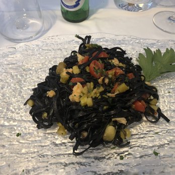 Rialto Novo - Squid ink pasta with shrimp & asparagus - Trattorie Near Me - Venezia, VE Rialto Novo - Squid ink pasta with shrimp & asparagus - Trattorie Near Me - Venezia, VE