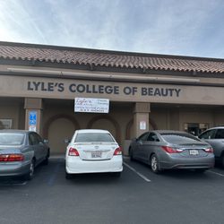 Lyle's Colleges of Beauty Salon