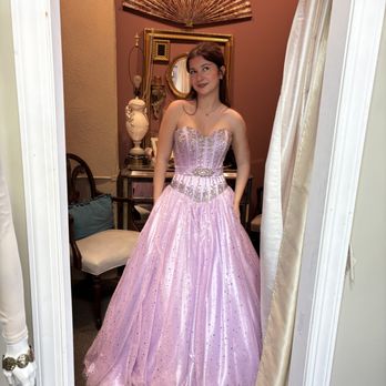 Pepper Lee Boutique - It's prom season! - Jewelry Near Me - Glen Mills, Pennsylvania Pepper Lee Boutique - It's prom season! - Jewelry Near Me - Glen Mills, Pennsylvania
