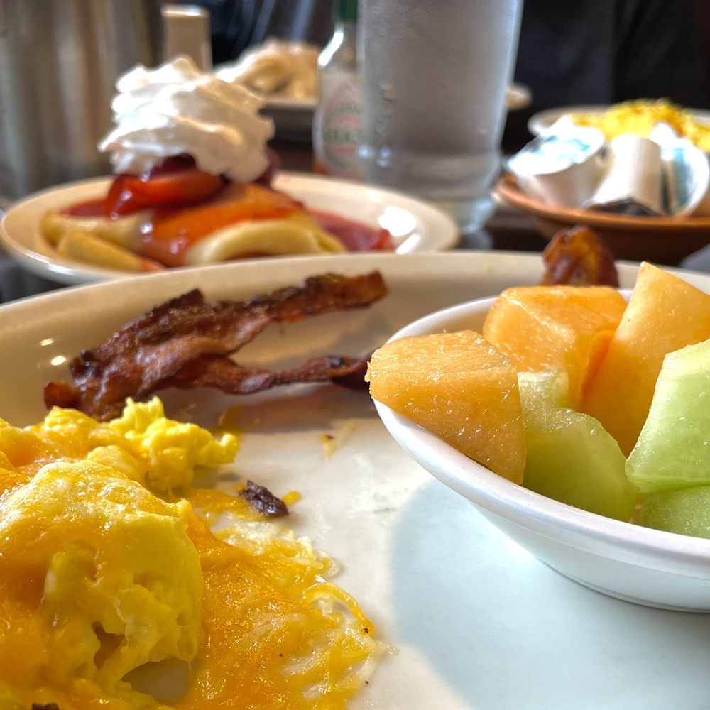 What Time Does Bob Evans Spangles Stop Serving Breakfast? Top Hours