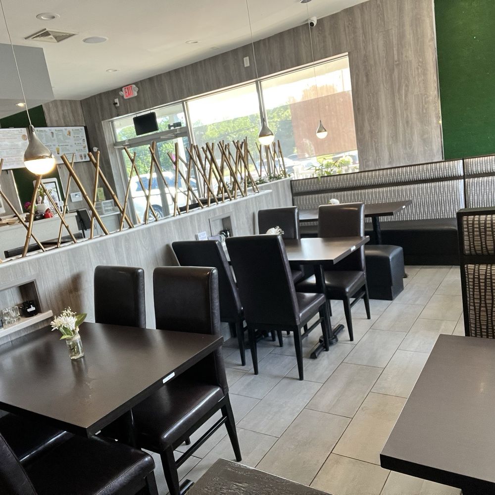 Aloha - Restaurant seating - Poke Near Me - Quakertown, Pennsylvania