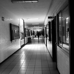 Facultad de Filosofía y Letras - UNAM - Pasillo del primer piso de la facultad