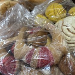 El Mercadito de Brentwood - Best pan dulce. Conchas, small and big. Freshly baked bolillos for menudo.