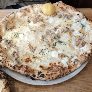 Motorino Pizza - Cherrystone clam - Pizza Near Me - New York, New York