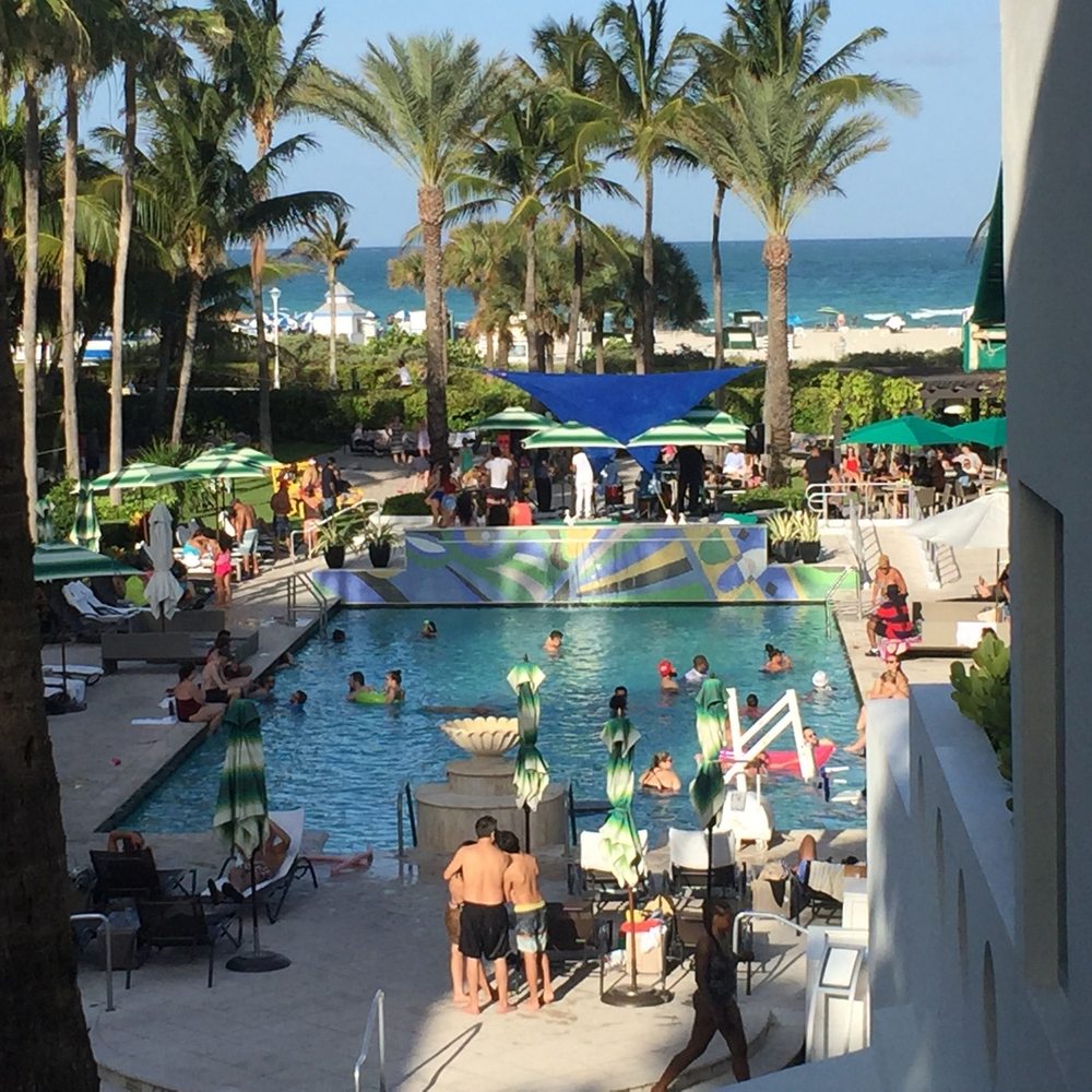 Kimpton Surfcomber Hotel - Pool at hotel - Hotels Near Me - Miami Beach, Florida